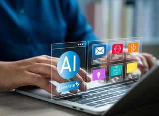 Begynder inden for kryptoinvesteringer sætter sig ind i grundprincipperne for AI-baseret automatiseret handel